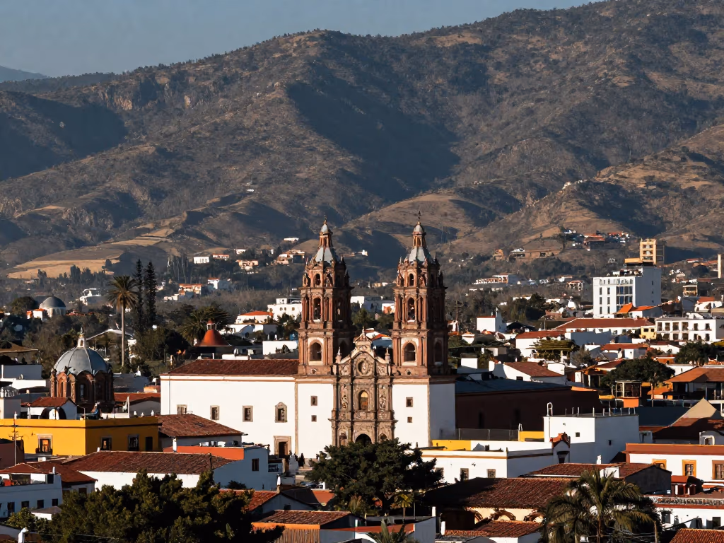 Panorámica de Real de Catorce mostrando sus edificios históricos y las montañas circundantes